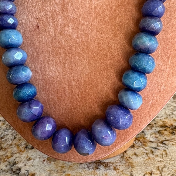 Gorgeous Purple and Blue Graduated Faceted Beaded Necklace Semi Precious Stone - Picture 2 of 8